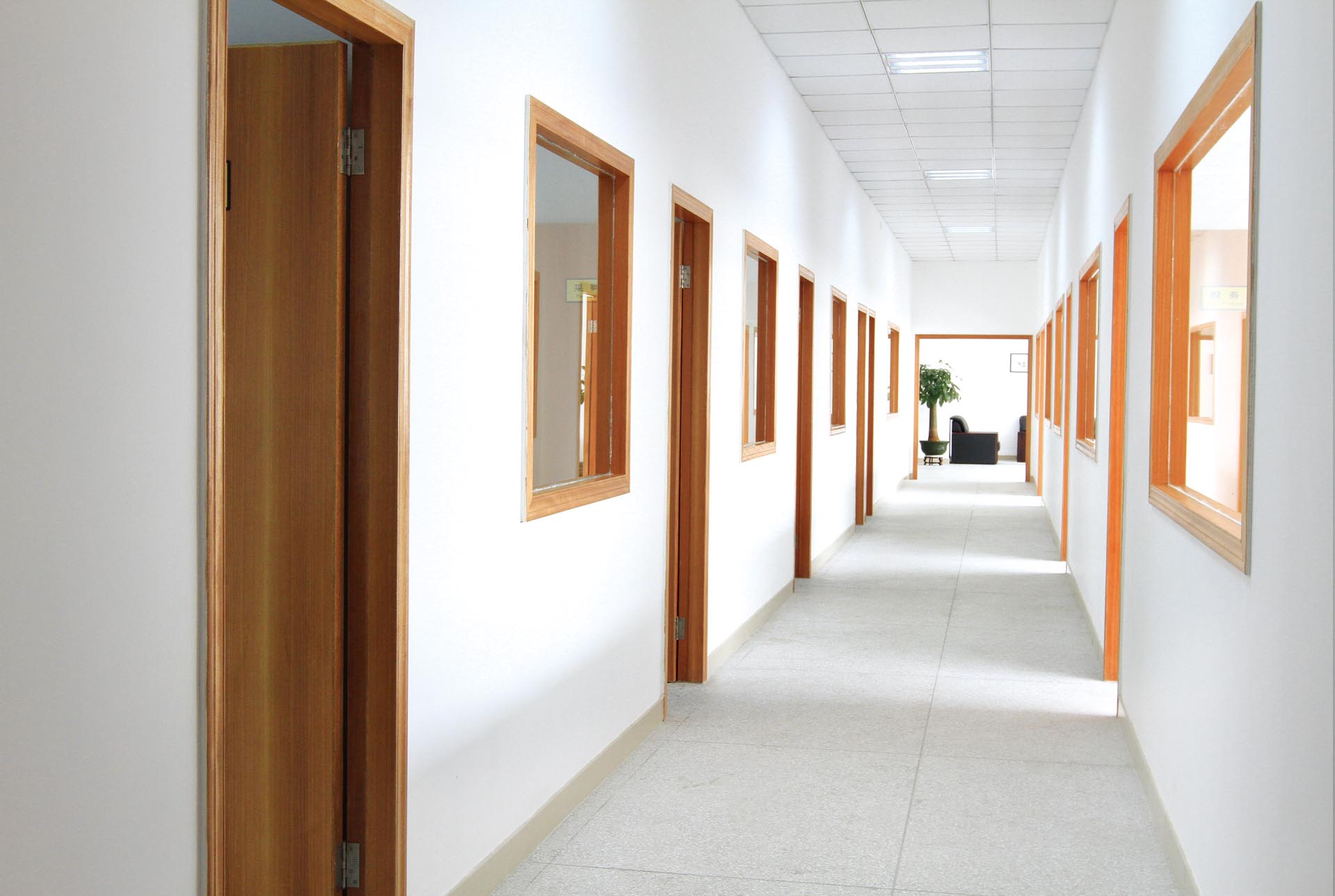 熱烈慶祝英士達機電喬遷新址 熱烈慶祝英士達機電喬遷新址